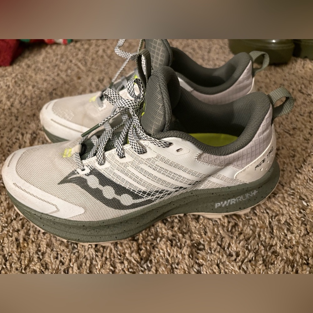 Man's Athleisure Saucony Ride TR2 Trail Running  Light Gray & Olive Green